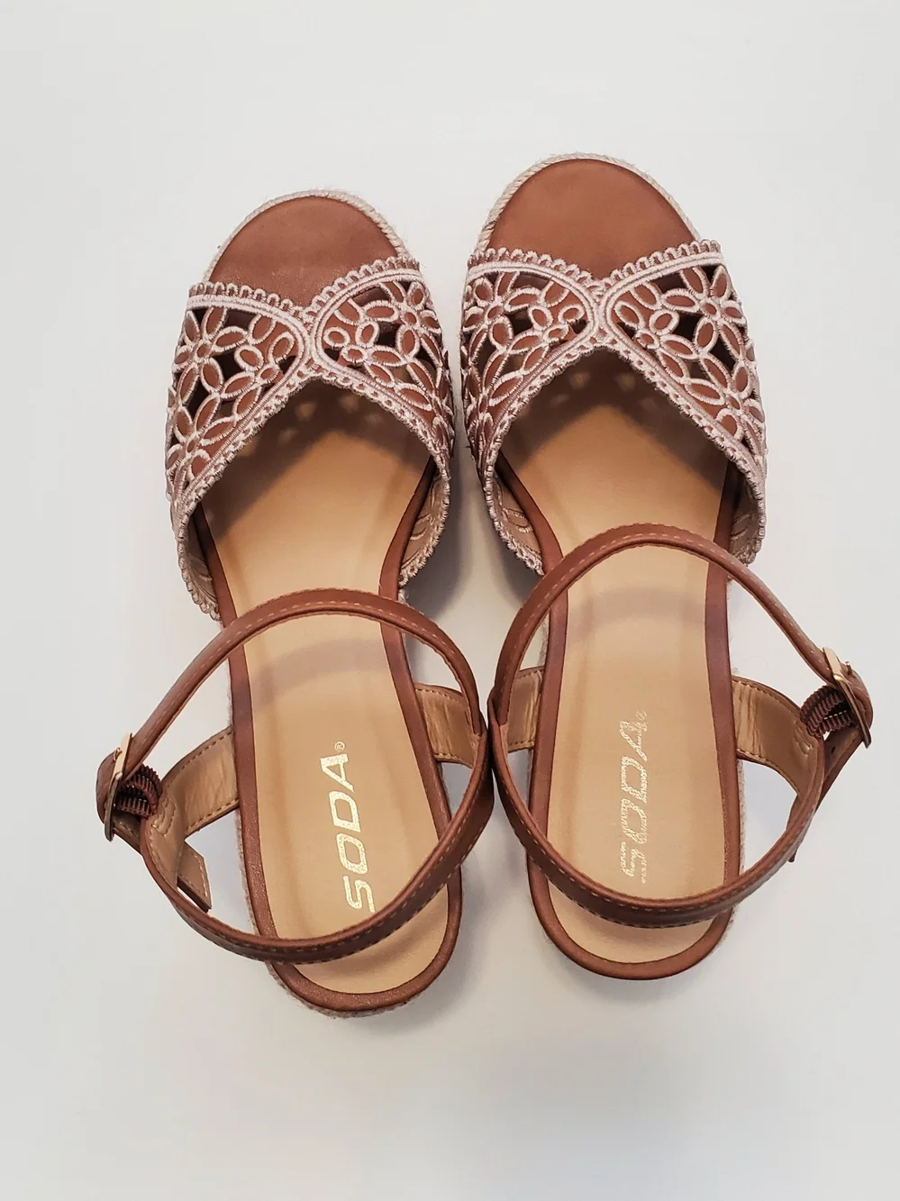 Soda Espadrille Wedges Tan Ankle Strap and White Flora Size 8½